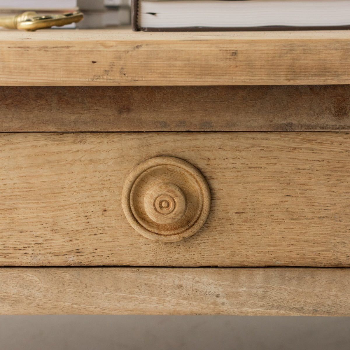 Grande Turned Leg Coffee Table