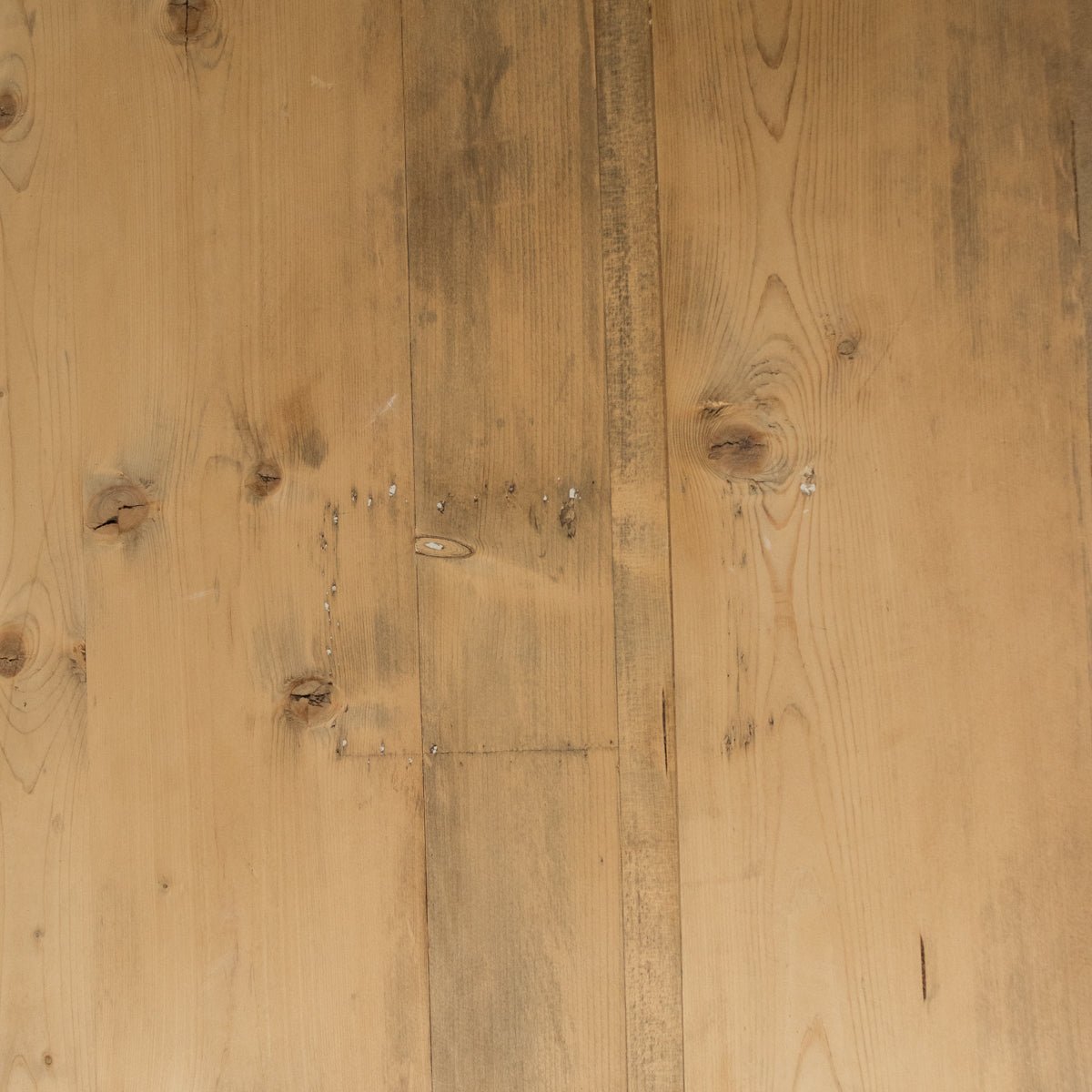 Grande Turned Leg Coffee Table